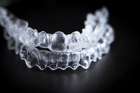 透明塑料牙齿保持器牙齿对齐矫正器