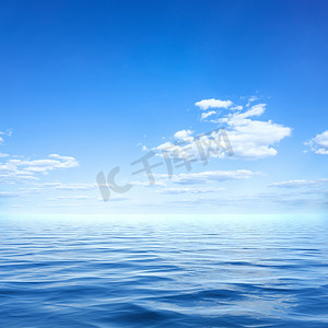 国潮云纹海浪摄影照片_广阔的海浪地平线背景
