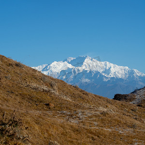 跨年徒步摄影照片_喜马拉雅山的干城章嘉峰，风景照片
