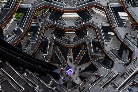 段码摄影照片_开放日期间在曼哈顿哈德逊广场由 155 段楼梯组成的船只