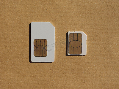手机中使用的 SIM 卡和 USIM 卡