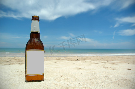 啤酒和海滩（空白）