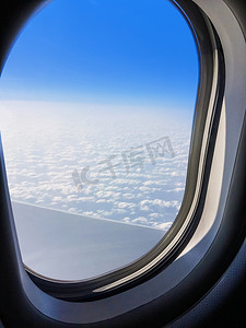 广告窗口摄影照片_从您可以看到的窗口看一架商用飞机