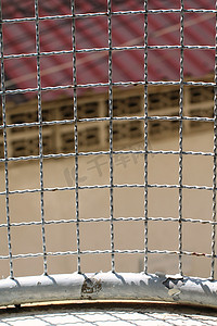 蘑菇铁丝网笼内滞留 内钢笼，缺口铁网围墙金属丝金属方格栅栏防