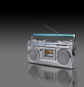 老式立体声收音机卡带播放器