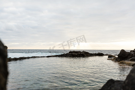 西班牙加那利群岛特内里费岛日落时间的老石码头