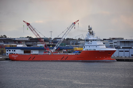 Energy Swan - 大型PSV/管道船