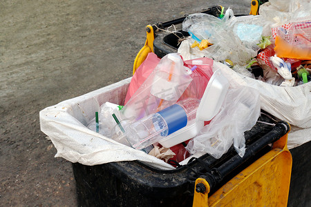 垃圾箱垃圾，垃圾垃圾塑料垃圾，满箱垃圾塑料袋关闭，污染垃圾塑料垃圾，垃圾垃圾塑料袋堆