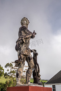 韦姆帕克牧场总部领地的旧石阿波罗雕像