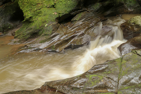 风景质感摄影照片_山河f打磨石河床的美好质感