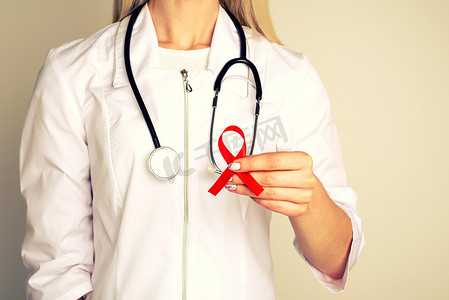 aid摄影照片_有 AID 的女医生，HIV 红丝带。