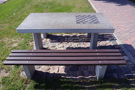 城市公园的石桌和棋盘