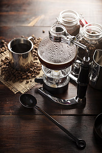 Vac Pot 咖啡机中的有机咖啡