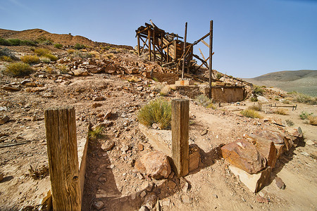 死亡谷沙漠中尤里卡矿废弃设备的入口