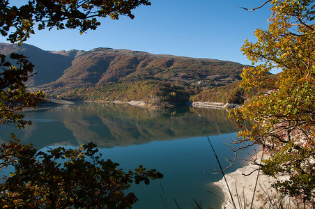 马尔凯地区菲亚斯特拉湖风景
