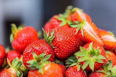纯红摄影照片_草莓新鲜有机浆果宏。