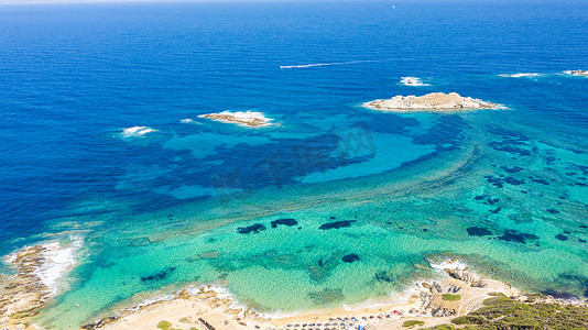 在希腊空中的蒂加尼亚海滩。