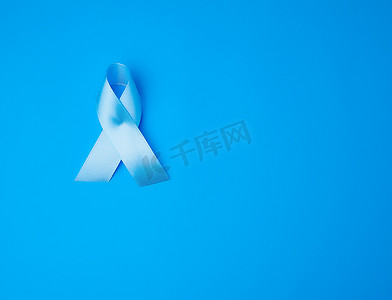 蓝丝带，前列腺癌斗争和治疗的象征
