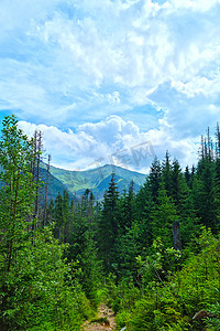 父爱如山能擎天摄影照片_美丽如画的山景。