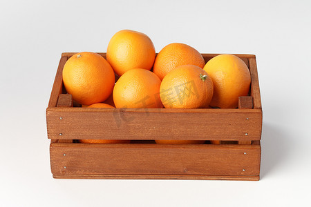 木箱里的橘子