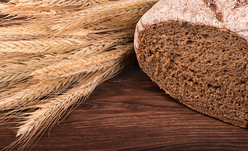烘焙面包摄影照片_面包和小麦