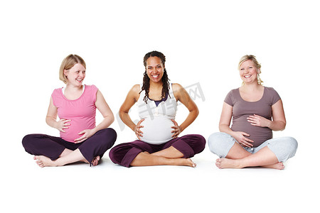 准备参加瑜伽、普拉提或分娩课程的孕妇或朋友寻求帮助、支持以及社区或健康。