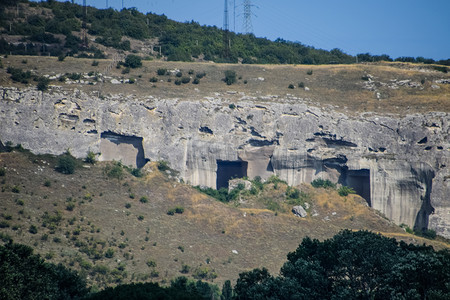 亚特兰蒂斯摄影照片_岩石中的古代采石场。