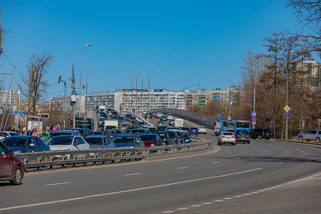 城市道路上大塞车。