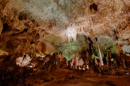 洞穴探险摄影照片_卡尔斯巴德洞穴
