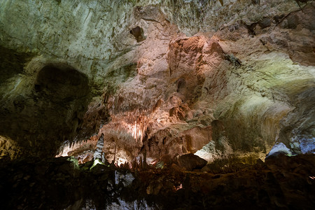 洞穴探险摄影照片_卡尔斯巴德洞穴