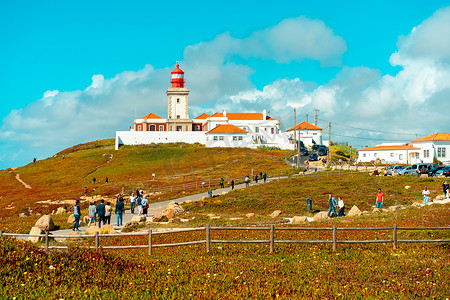 2022岩石摄影照片_葡萄牙，辛特拉，2022 年 5 月，罗卡角灯塔景观。