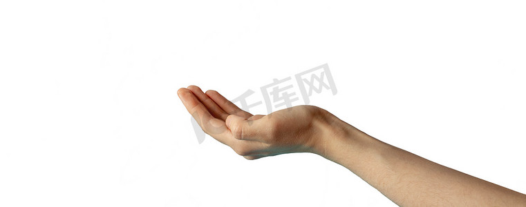 一只手伸出手掌向上。这只手张开并准备好提供帮助或接受。