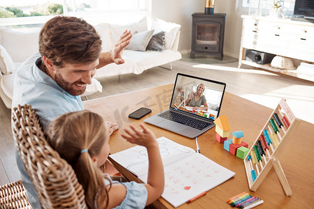 电子学习、视频通话和老师与孩子和爸爸在家学习教育或家庭作业。