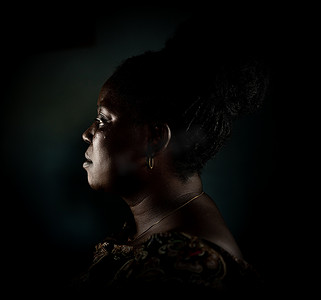年长的非洲黑人妇女肖像