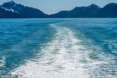 阿拉斯加苏厄德附近俯瞰复活湾的山峰