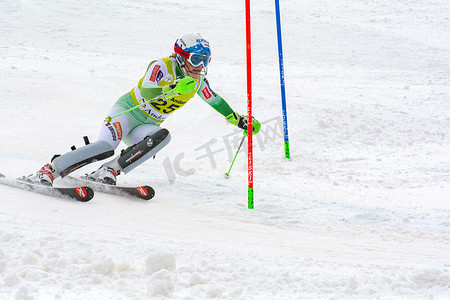 世界杯决赛日摄影照片_2019 年 3 月 12 日，国际雪联高山滑雪世界杯决赛在安道尔索尔德埃尔塔特举行，滑雪世界决赛女子速降赛。