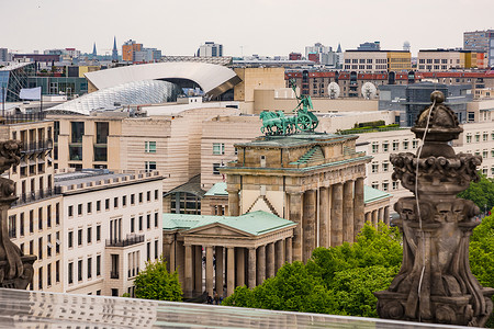 从国会大厦到勃兰登堡门和德国柏林的城市景观