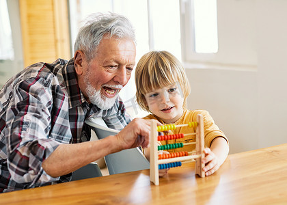 孙子家庭儿童祖父母爷爷算盘数学教育玩具男孩一起玩乐高级财务木制学习数学计数计算器工具学校