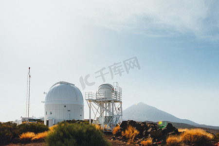 天文观察摄影照片_西班牙加那利群岛特内里费岛的泰德天文台天文望远镜