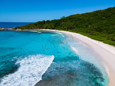 安斯科科斯海滩，拉迪格岛，塞舌尔，热带白色海滩与绿松石色的海洋。