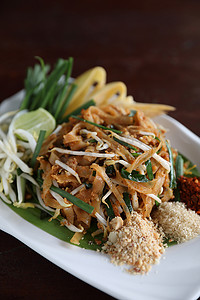 泰国当地美食 padthai 炒面