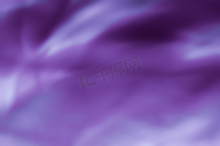 川剧经典剧目摄影照片_紫色抽象艺术背景、丝绸质感和运动波浪线，适合经典奢华设计