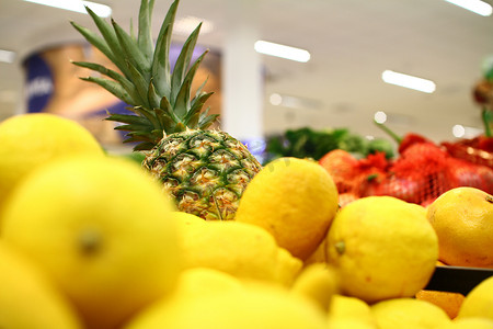 热带水果在市场上