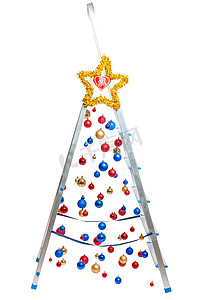 创意圣诞树 — 带隔离吊球的梯子