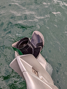 船零件摄影照片_舷外船发动机 机动螺旋桨