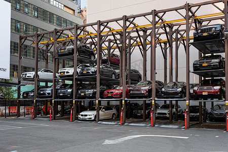 纽约市的自动停车系统服务。