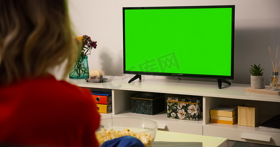 绿屏电视特写。