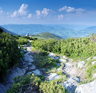 高原山地摄影照片_傍晚山地高原景观（喀尔巴阡山脉，乌克兰）