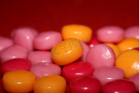 彩色圆形甜甜泡泡糖特写现代背景大尺寸高品质印刷品