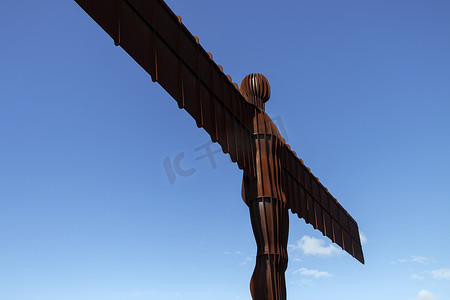 雕塑的正面轮廓，北方天使，盖茨黑德，英国